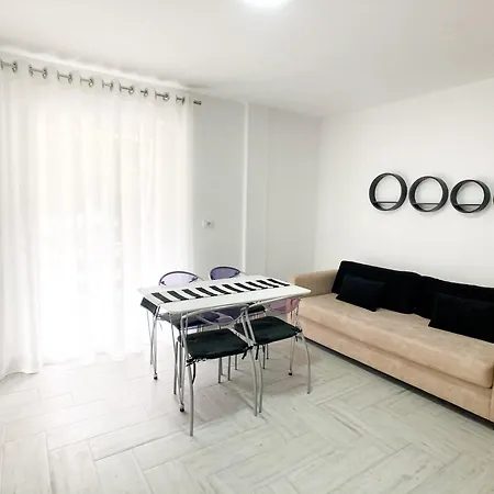 Ocean Breez- Ac In Every Room - 1 Min Walk From The Beach Apartment Golem (Tirana)