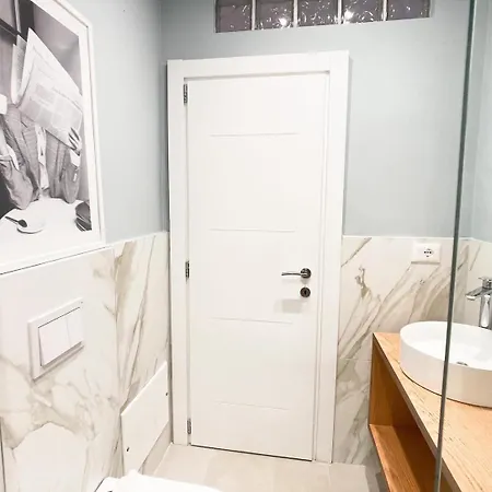 Apartment Luna Blanca - 1 Minute From The Golem (Tirana)