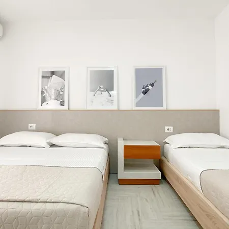 Apartment Luna Blanca - 1 Minute From The Golem (Tirana)